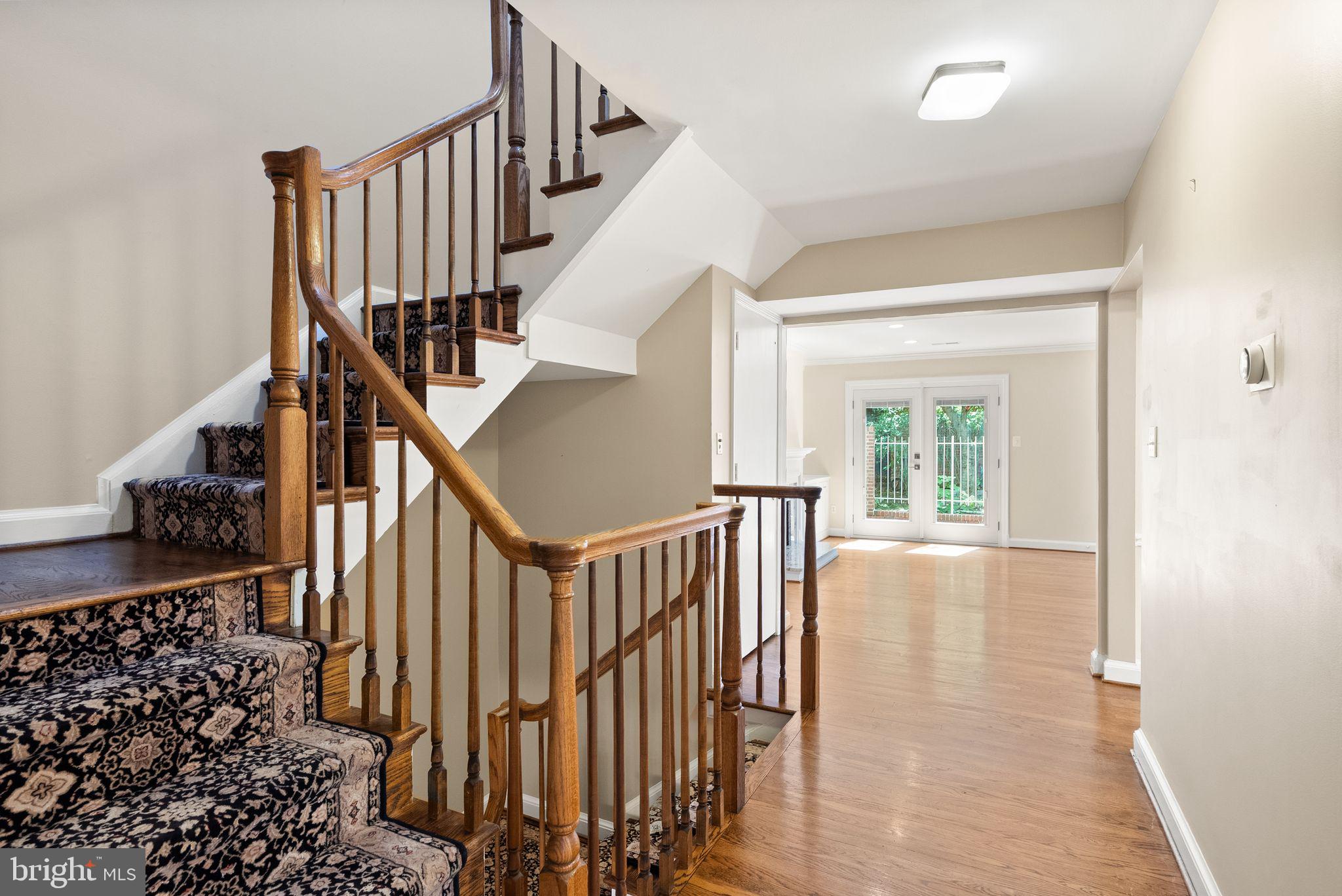 2345 S ROLFE STREET S