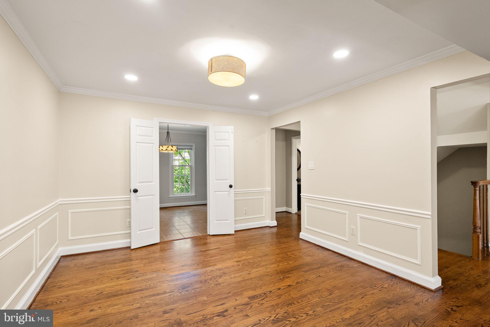 2345 S ROLFE STREET S