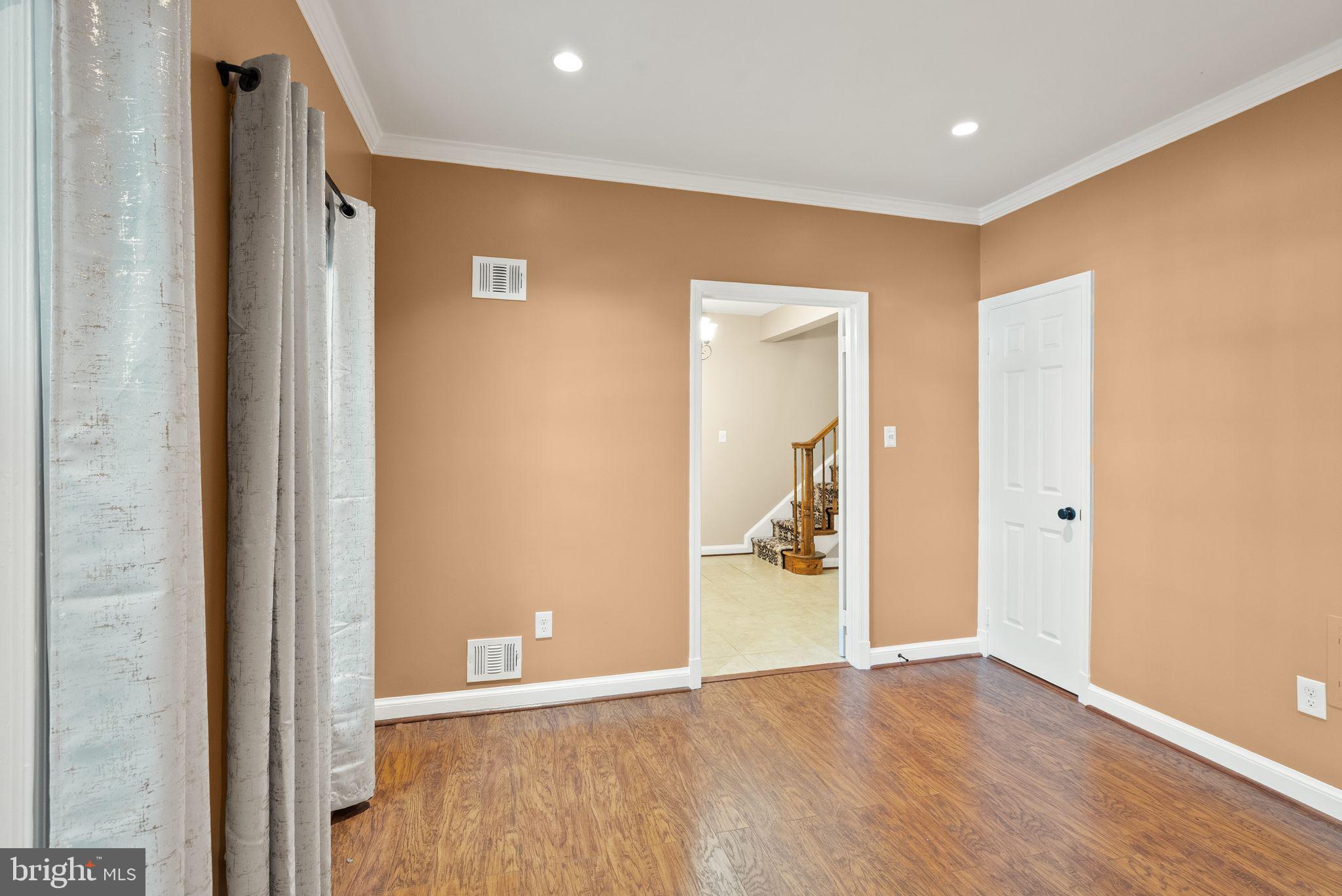 2345 S ROLFE STREET S