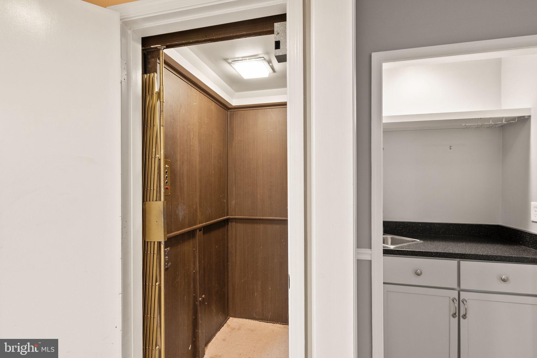 2345 S ROLFE STREET S