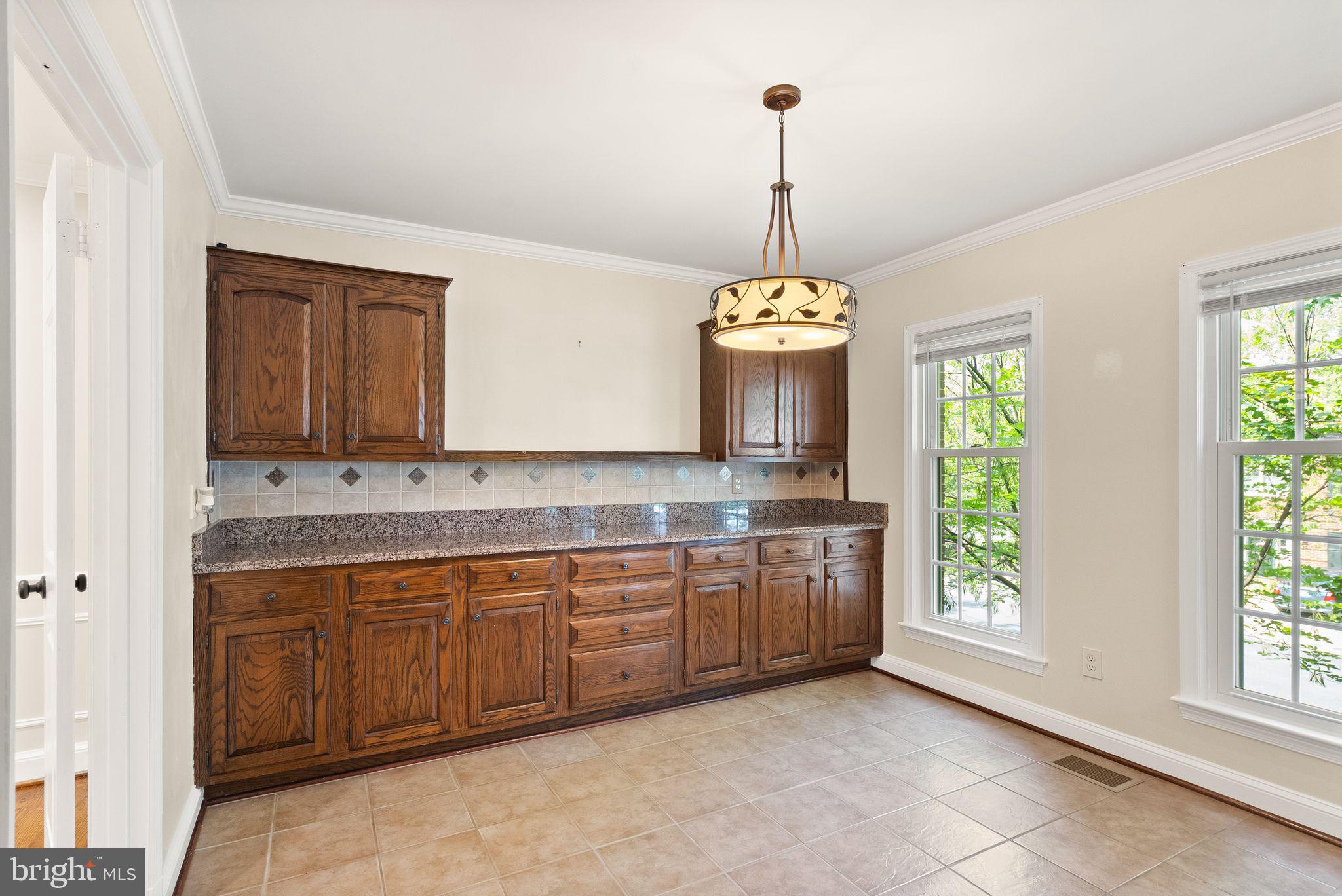 2345 S ROLFE STREET S