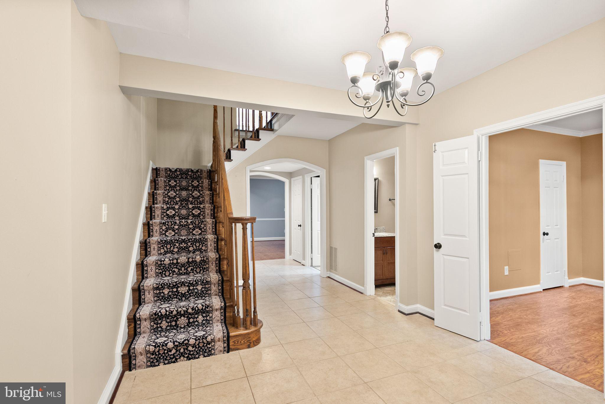 2345 S ROLFE STREET S