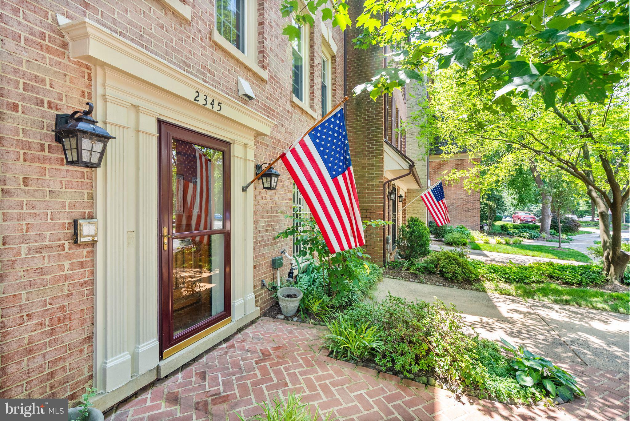 2345 S ROLFE STREET S