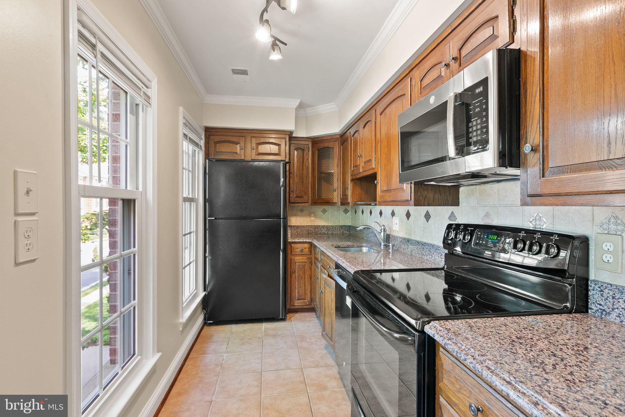 2345 S ROLFE STREET S