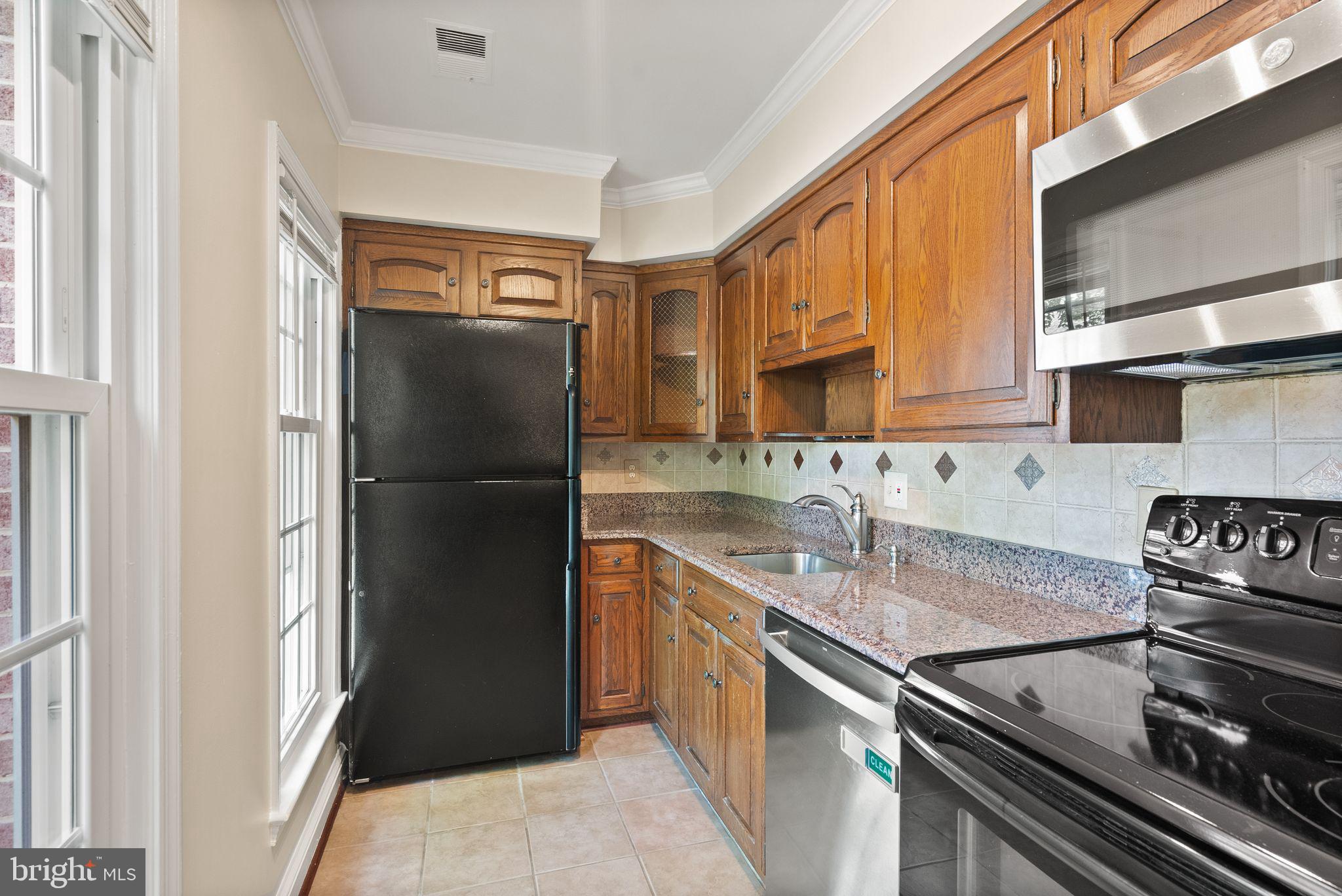 2345 S ROLFE STREET S