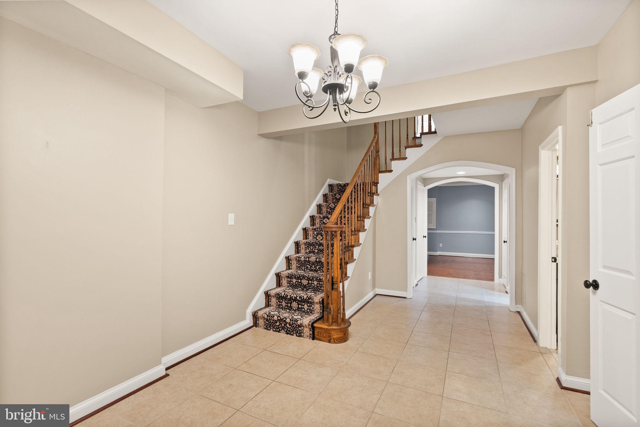 2345 S ROLFE STREET S