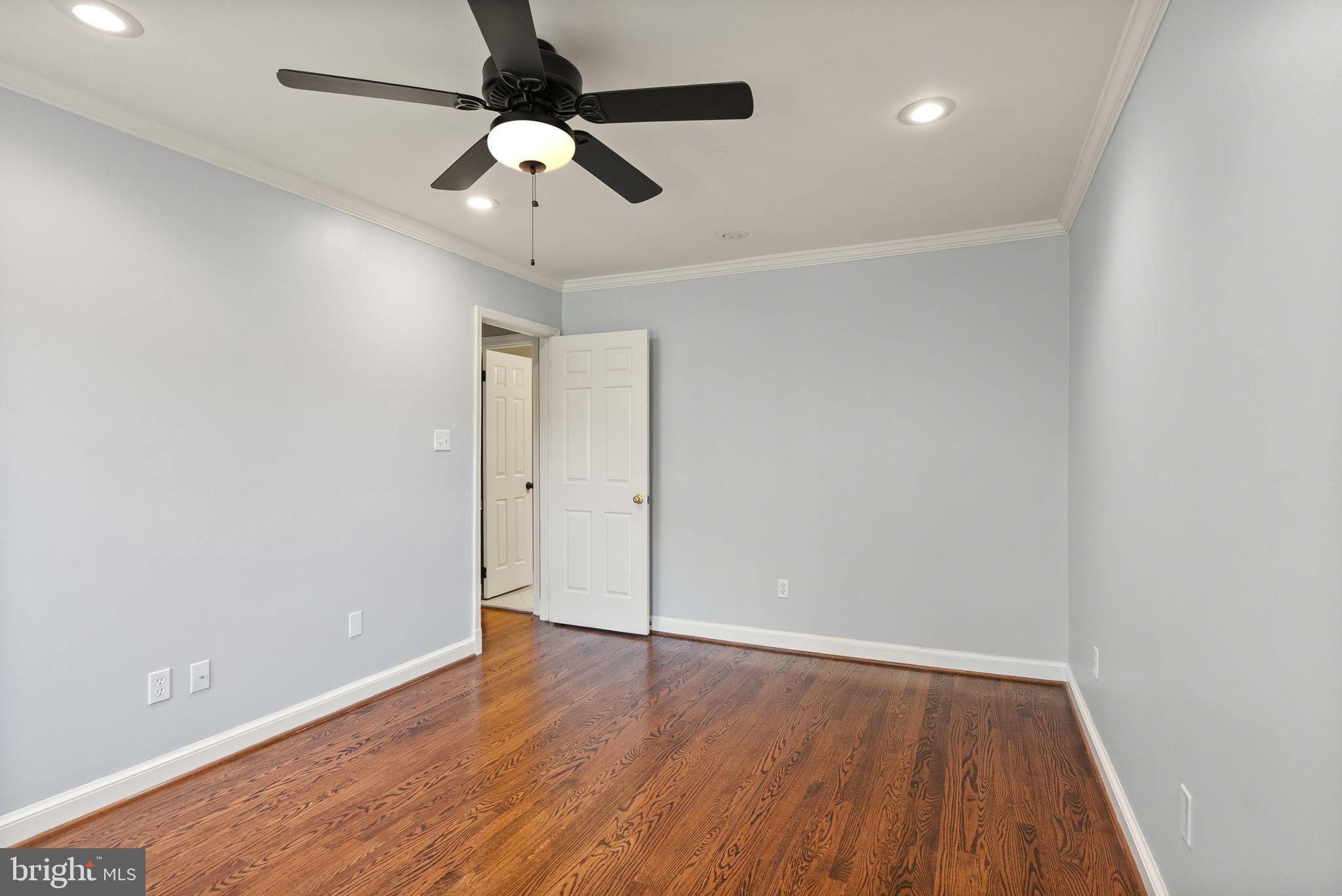 2345 S ROLFE STREET S