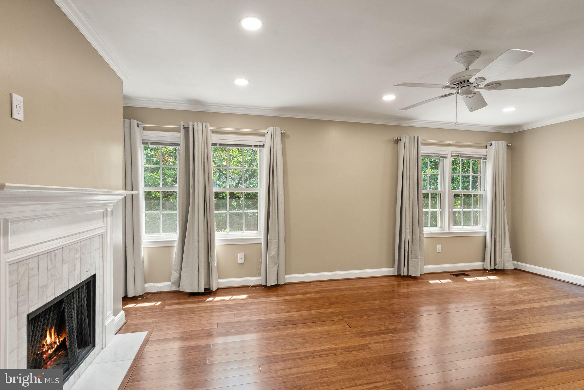 2345 S ROLFE STREET S