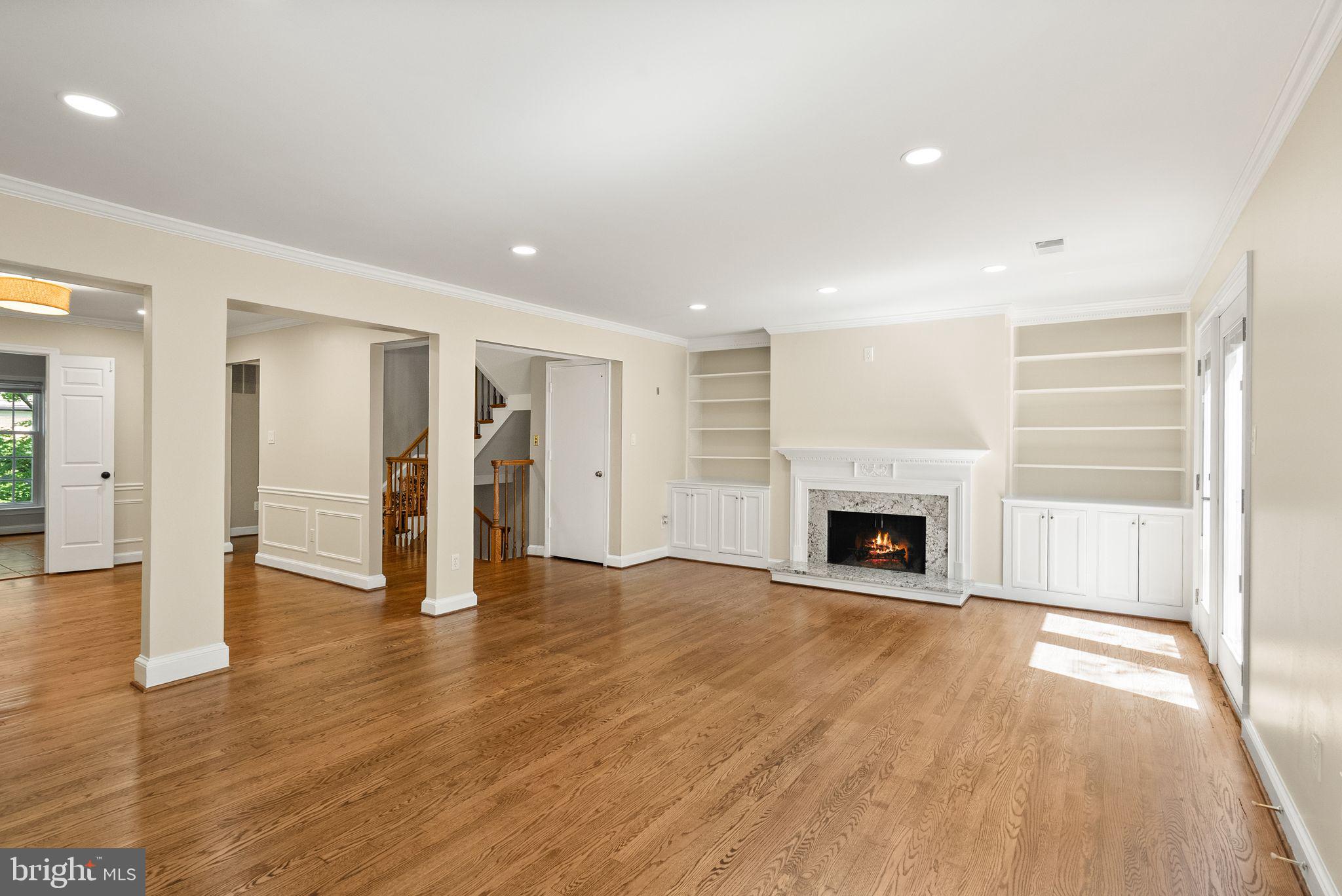 2345 S ROLFE STREET S