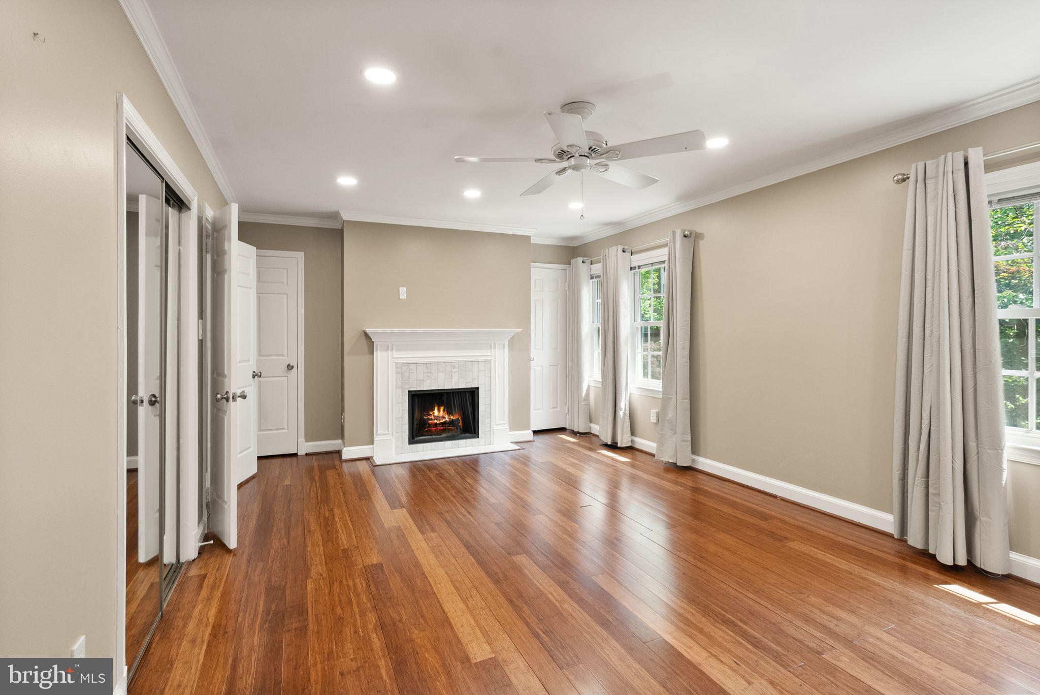 2345 S ROLFE STREET S