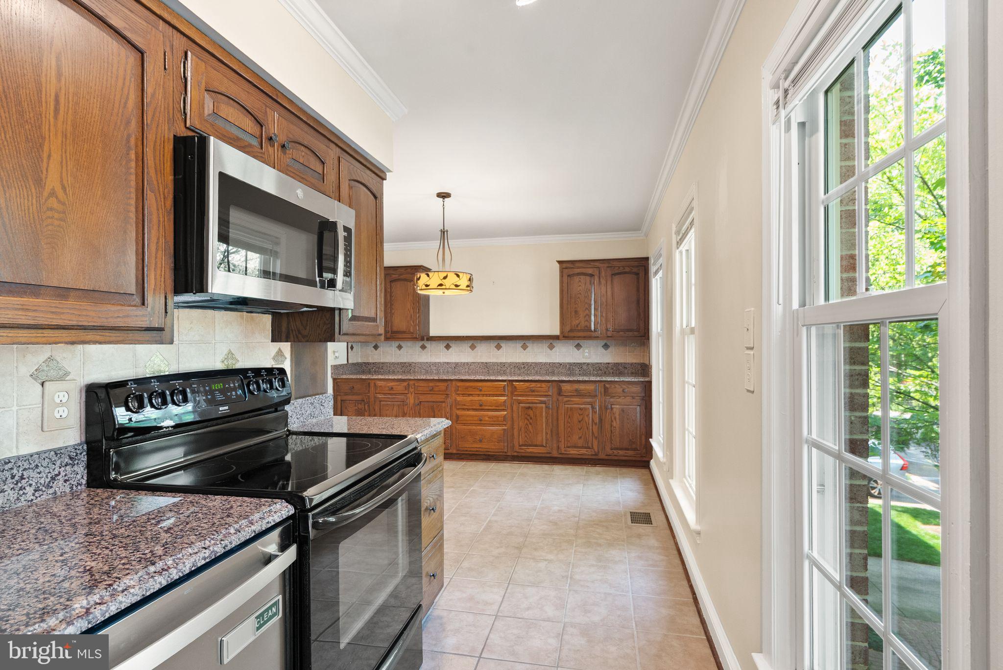 2345 S ROLFE STREET S