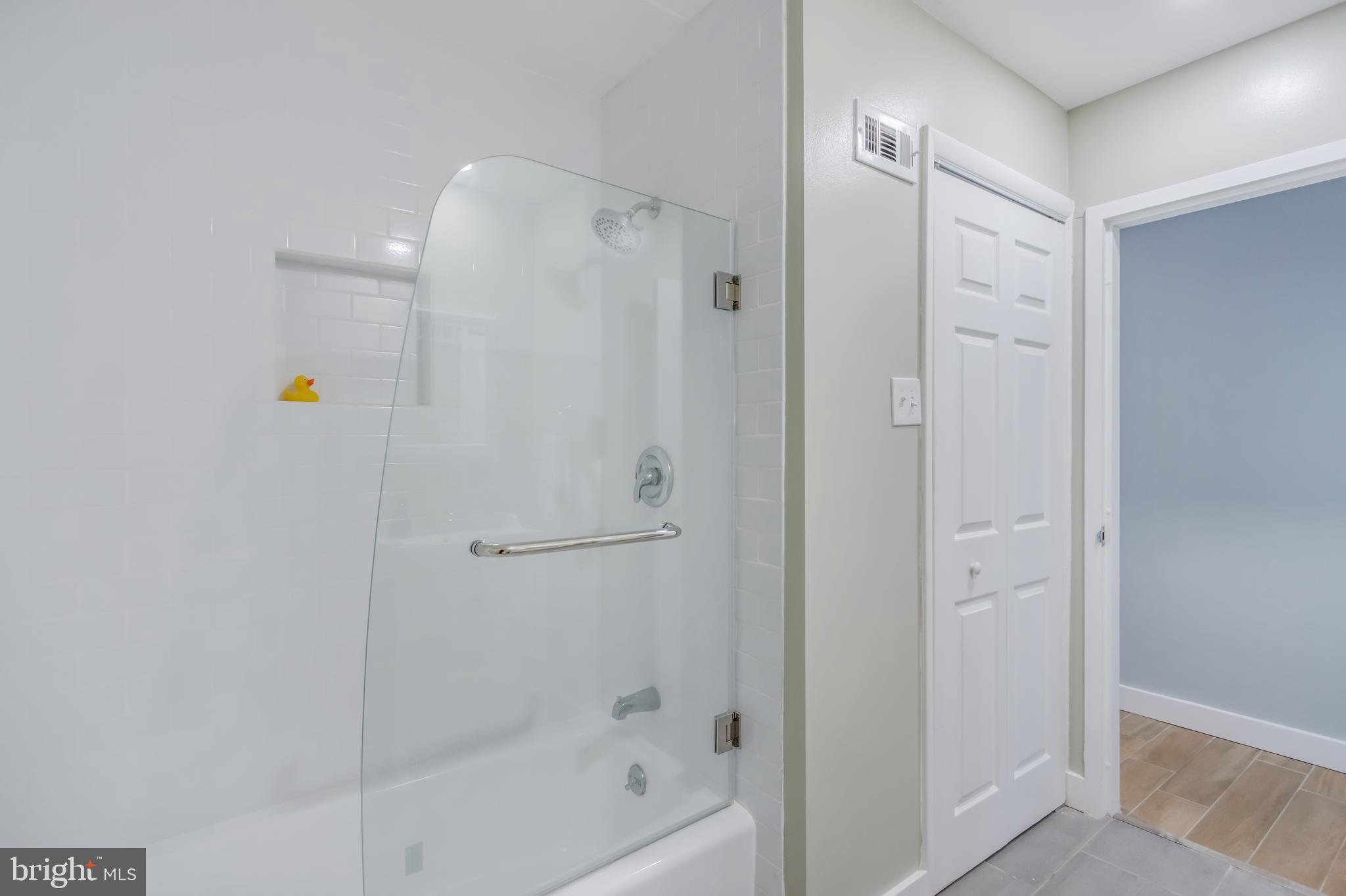 3800 FAIRFAX DRIVE 1802