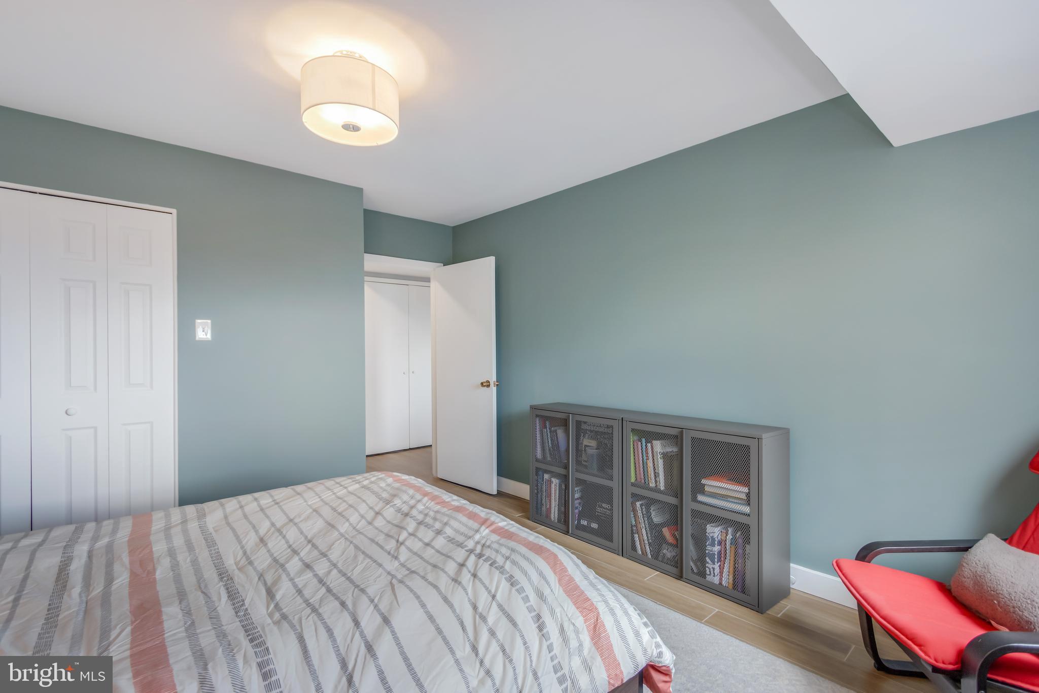 3800 FAIRFAX DRIVE 1802