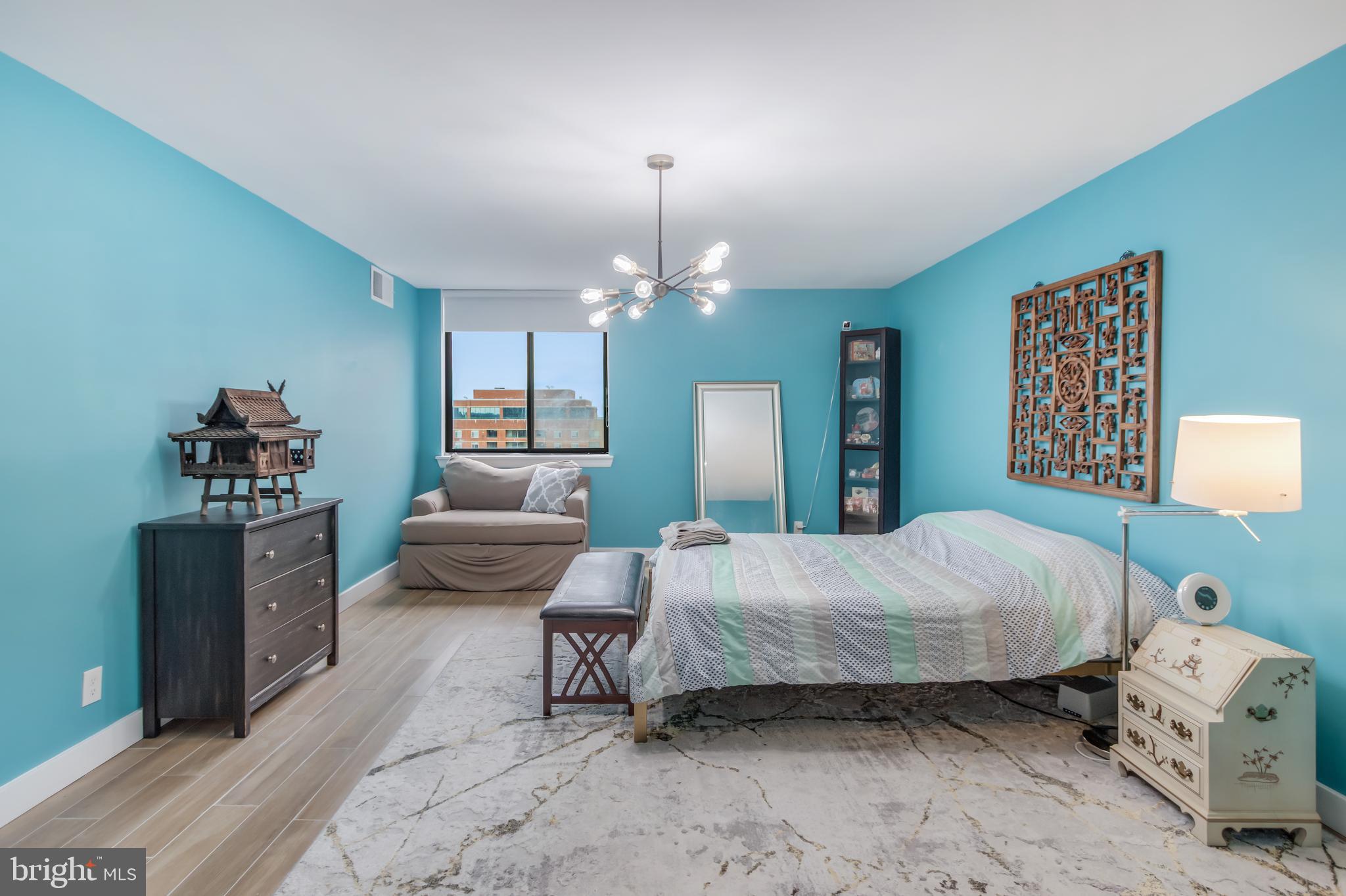 3800 FAIRFAX DRIVE 1802