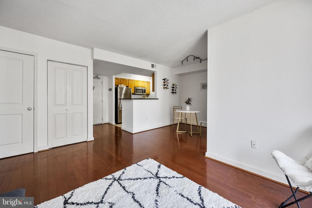 880 N POLLARD STREET N 923