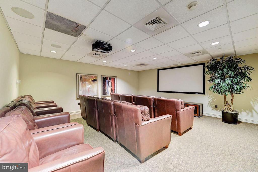 880 N POLLARD STREET 1002