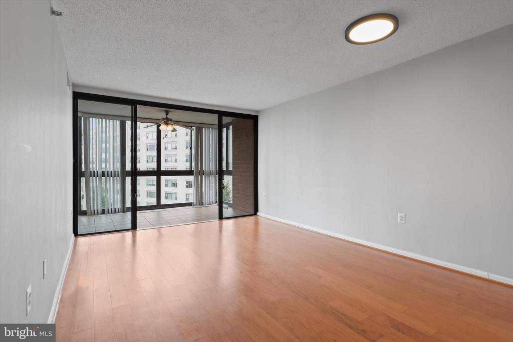 1001 N RANDOLPH STREET 715