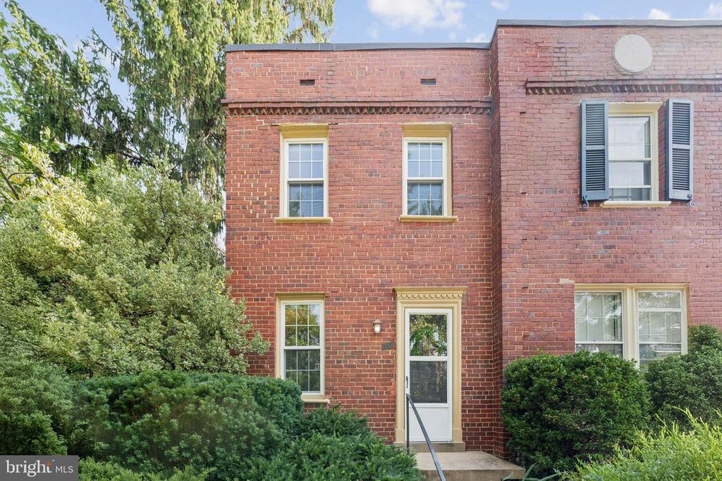 1501 S EDGEWOOD STREET S 565