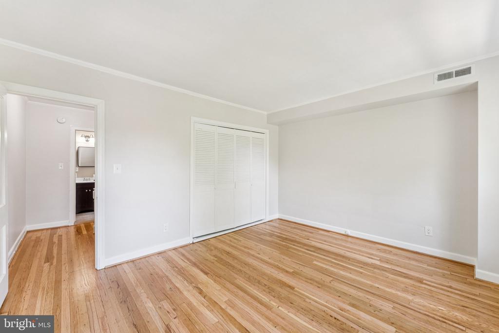 1501 S EDGEWOOD STREET S 565
