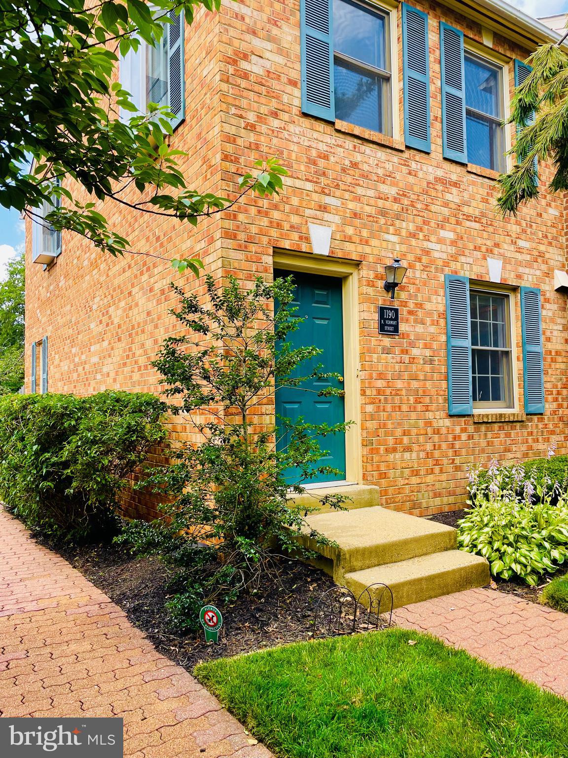 1190 N VERMONT STREET