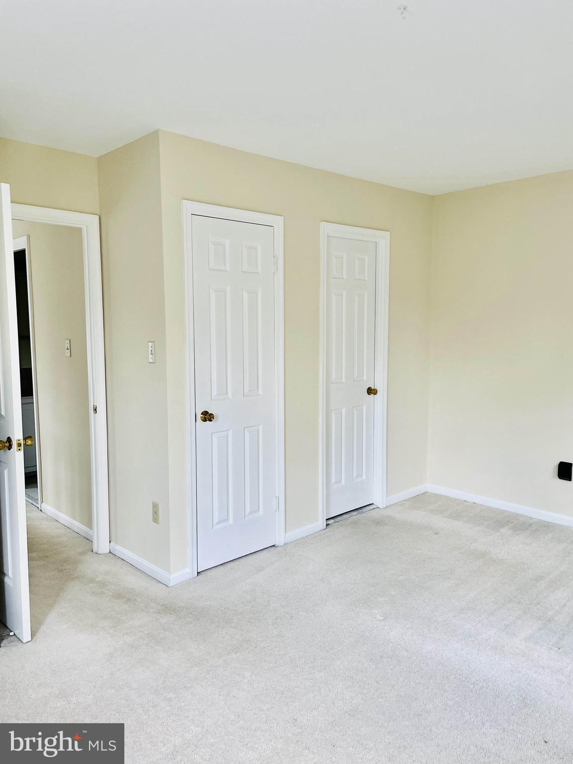 1190 N VERMONT STREET