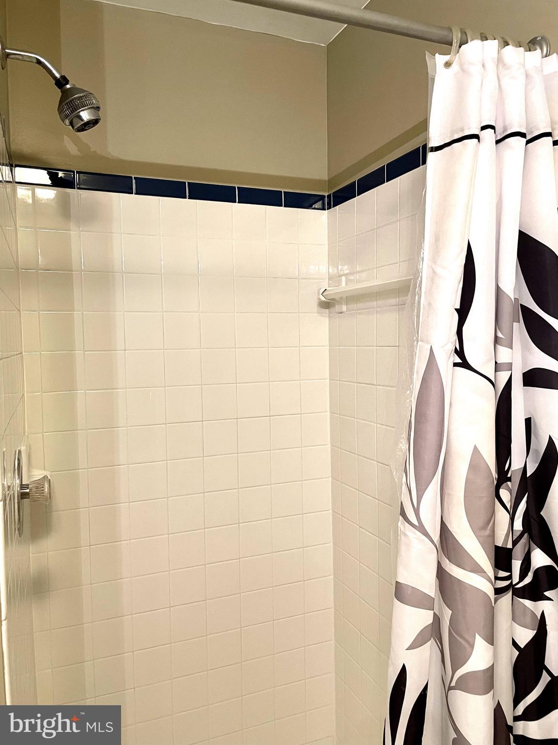 1190 N VERMONT STREET