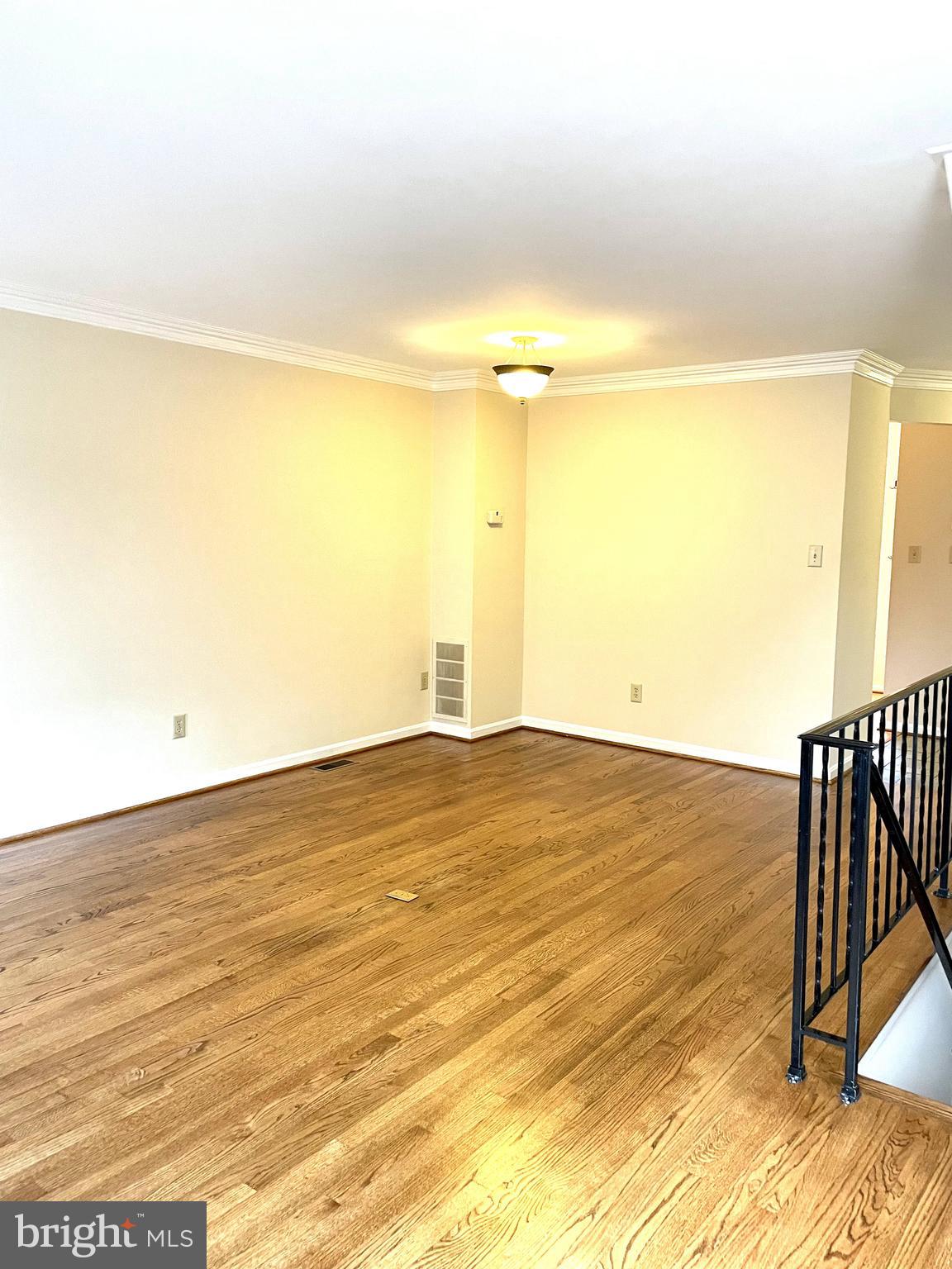 1190 N VERMONT STREET