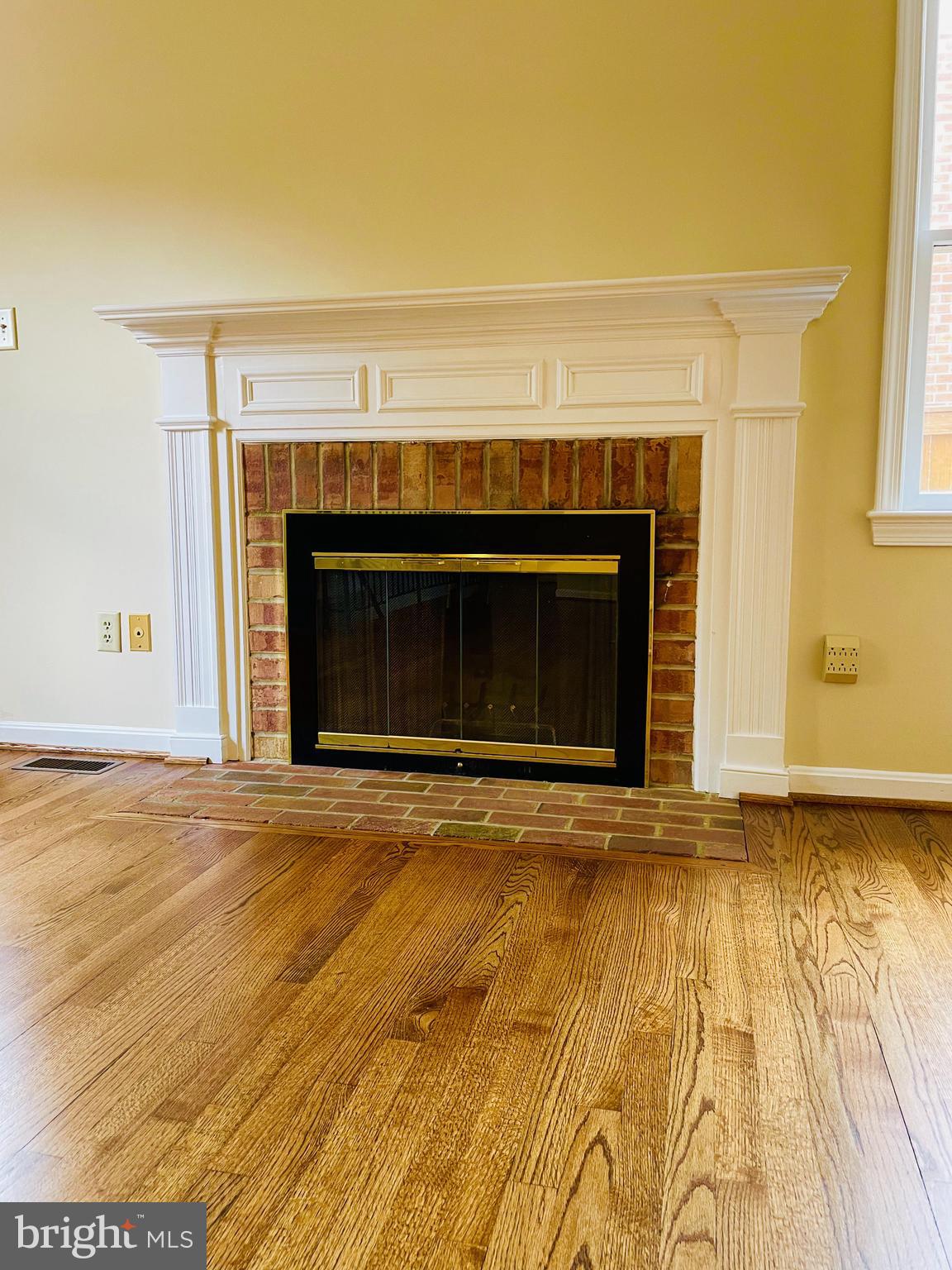 1190 N VERMONT STREET