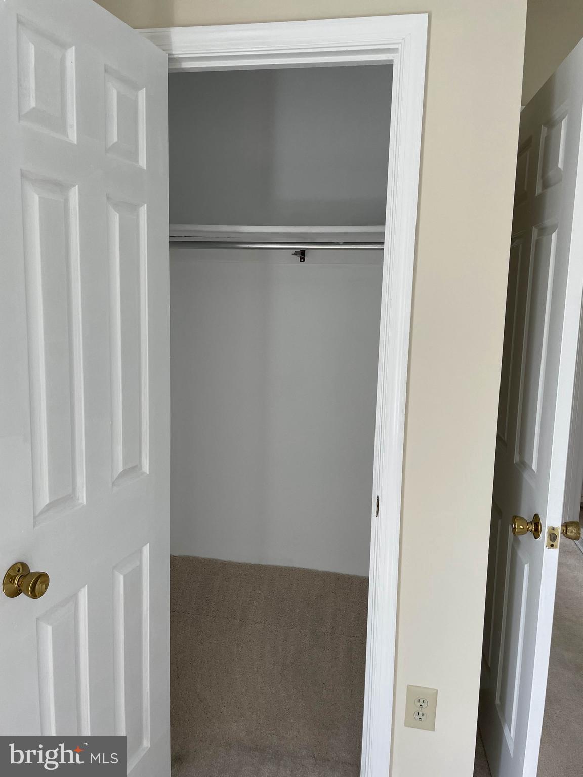 1190 N VERMONT STREET