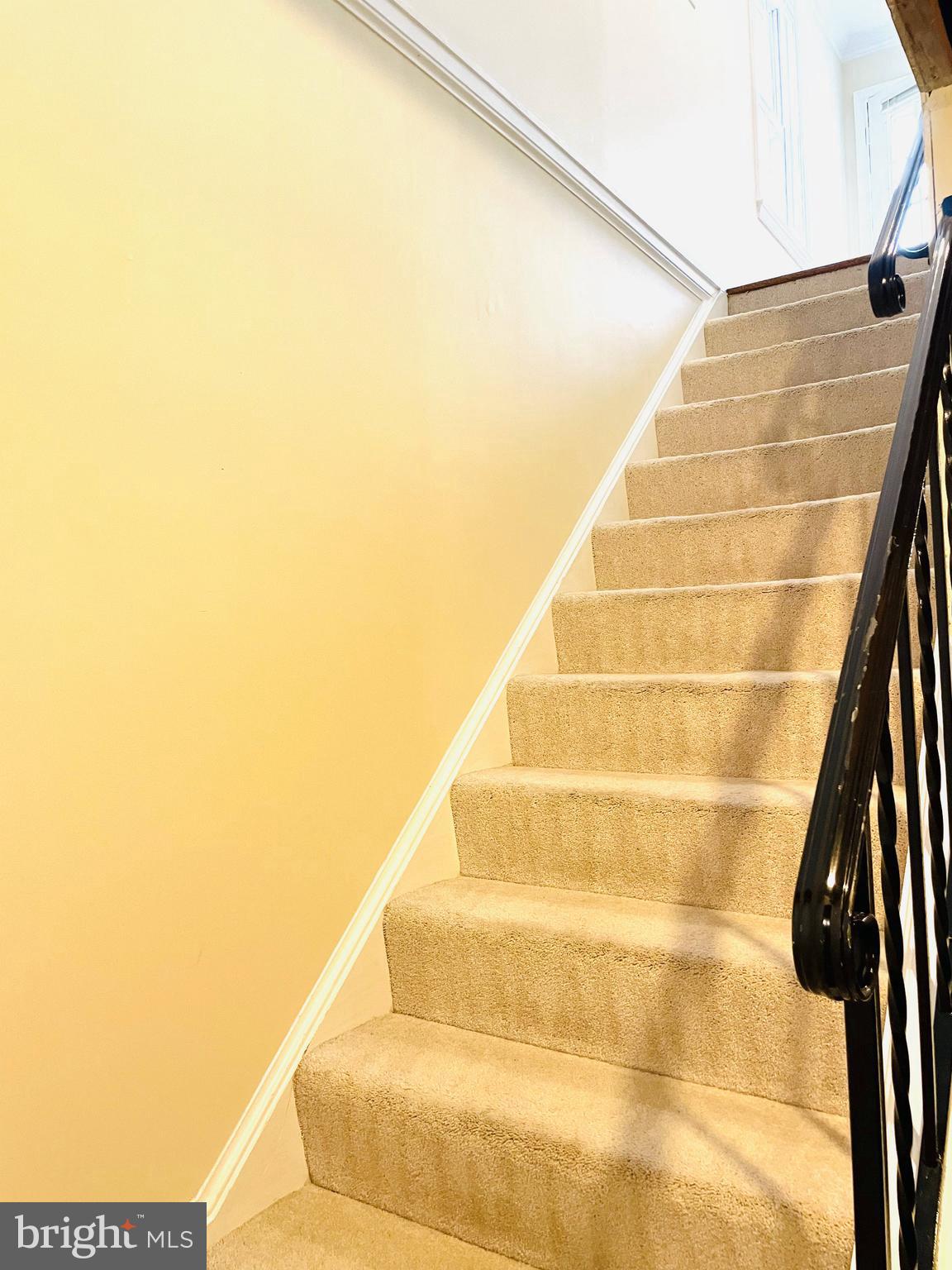 1190 N VERMONT STREET