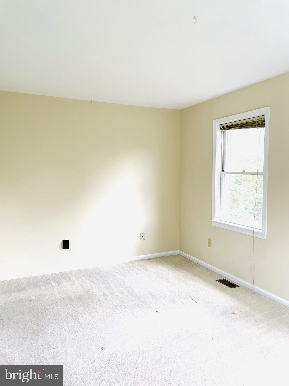 1190 N VERMONT STREET