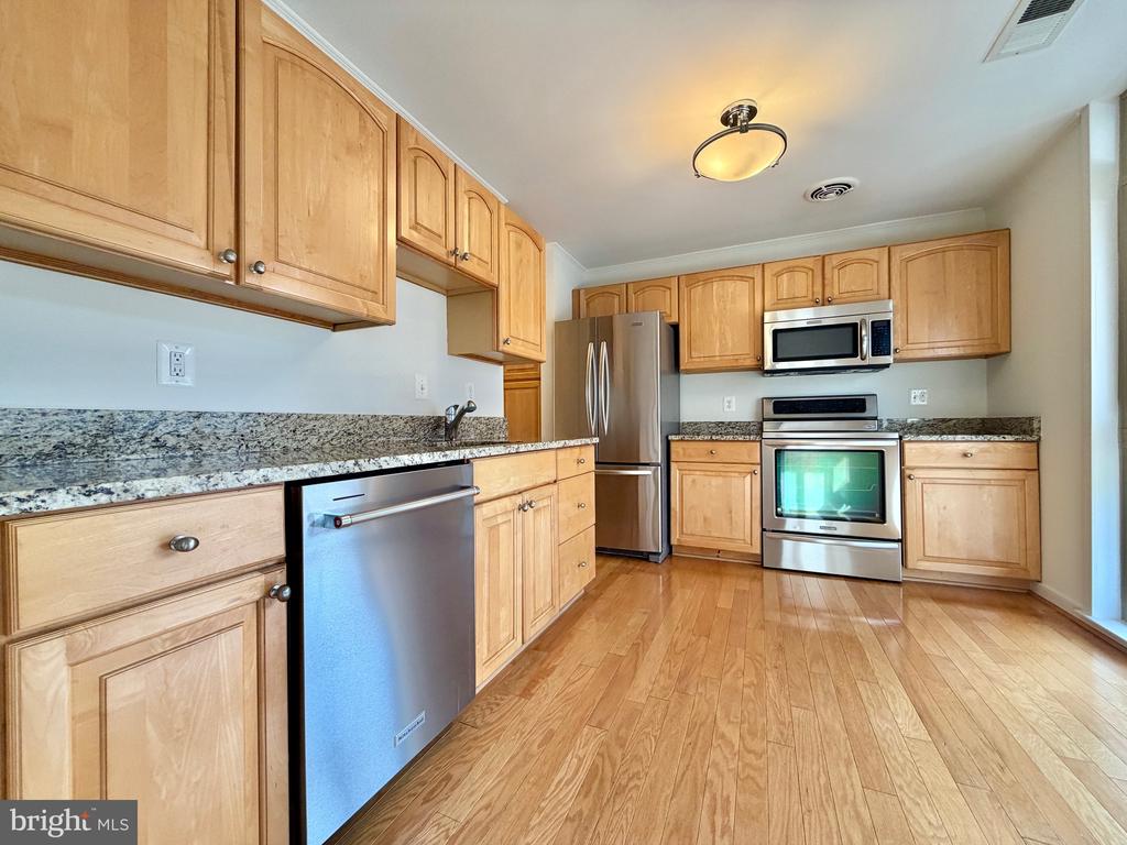 608 15TH STREET S 2