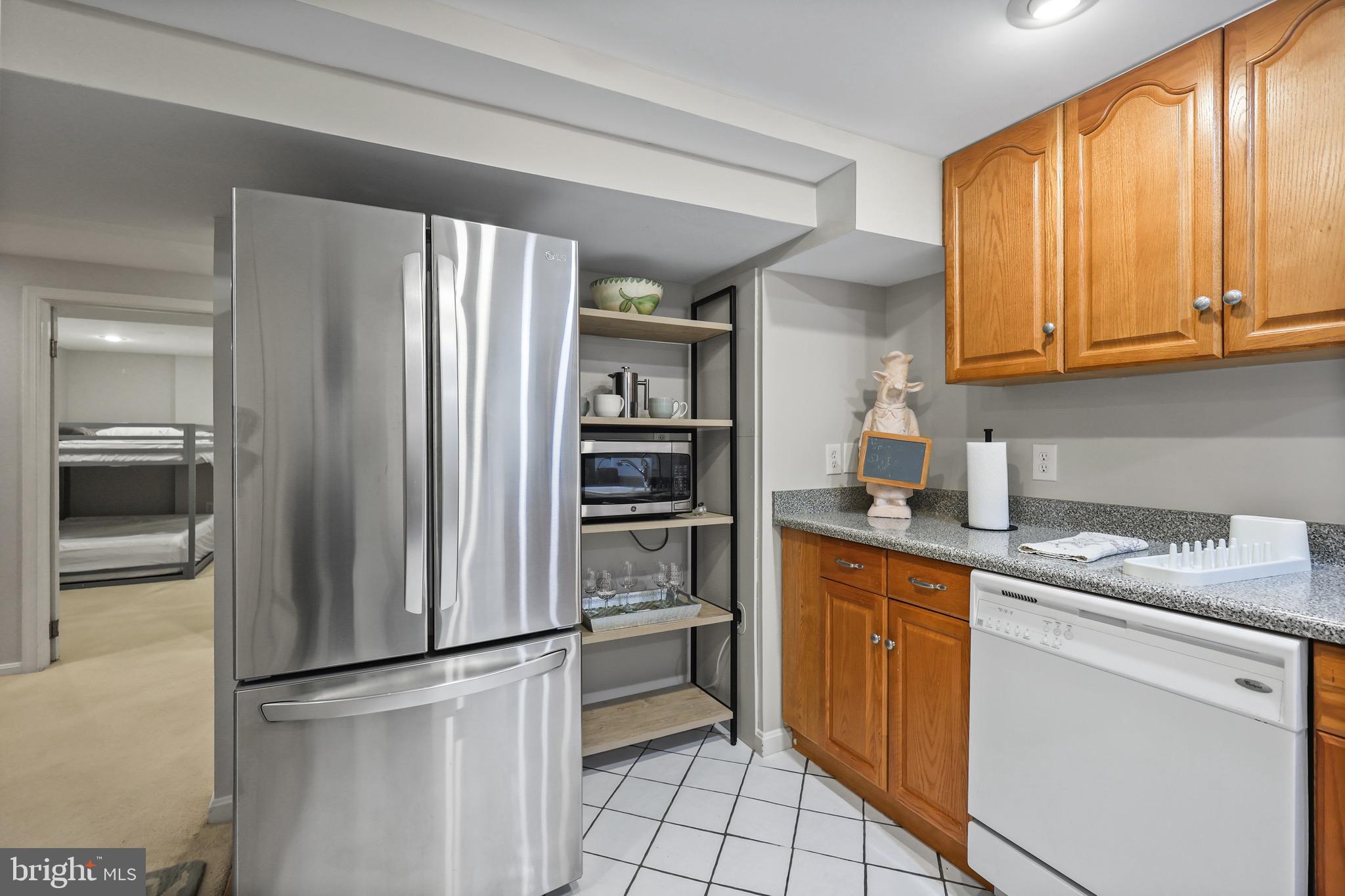 1233 S OAKCREST ROAD