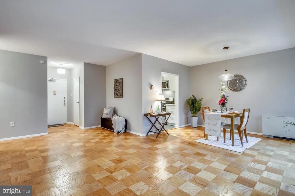 4141 N HENDERSON ROAD 322