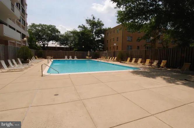 4141 N HENDERSON ROAD 322