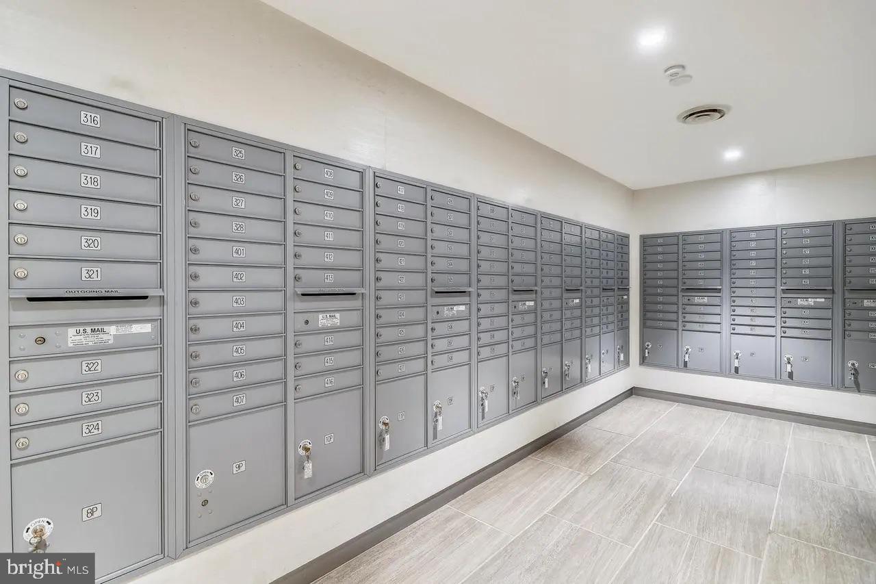 4141 N HENDERSON ROAD 322