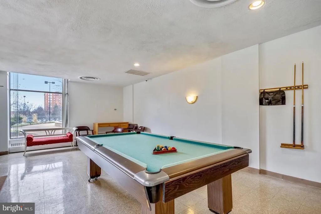 4141 N HENDERSON ROAD 322