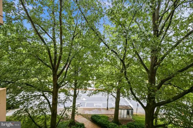 4141 N HENDERSON ROAD 322