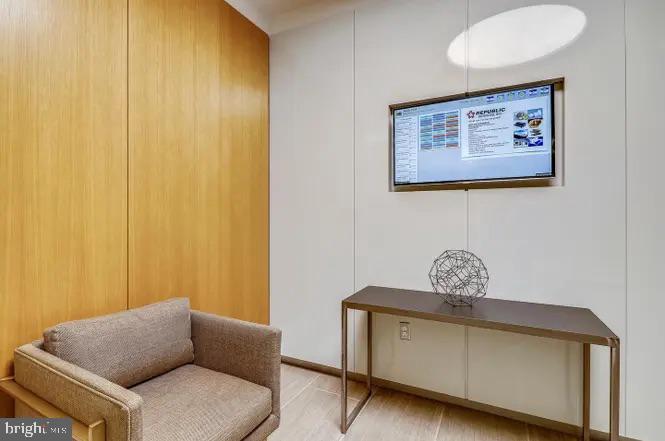 4141 N HENDERSON ROAD 322