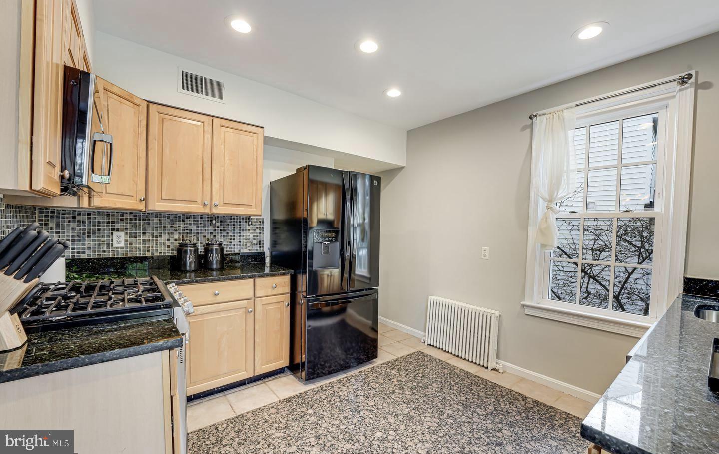 114 N CLEVELAND STREET N