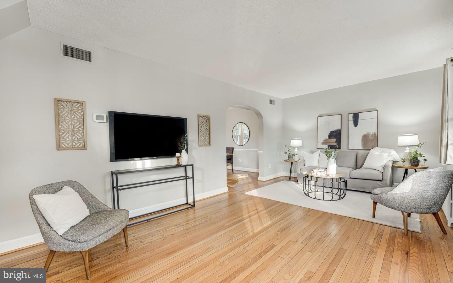 114 N CLEVELAND STREET N