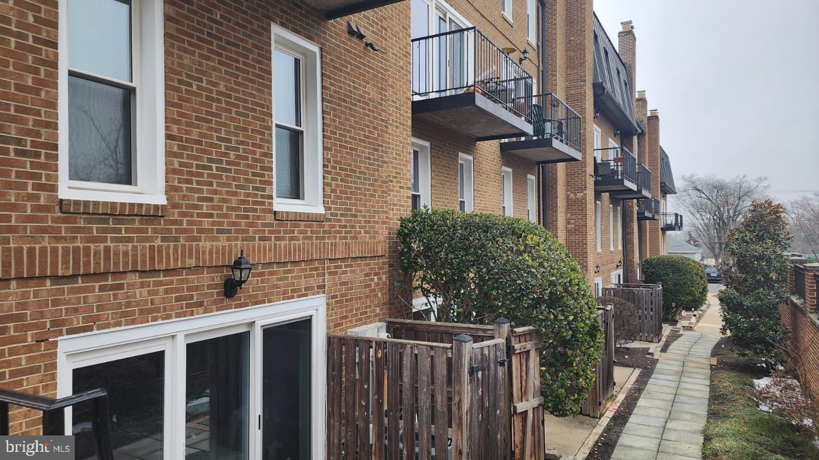 2113 N MONROE STREET N 4