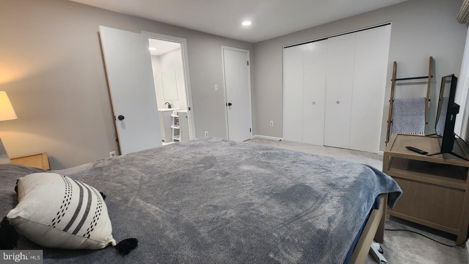 2113 N MONROE STREET N 4