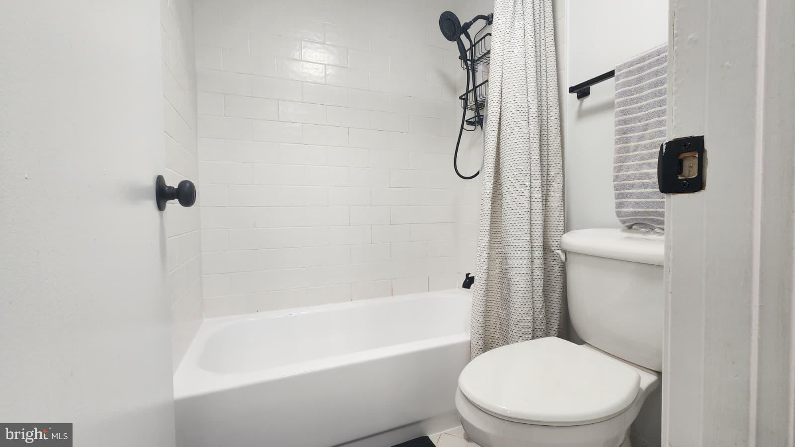 2113 N MONROE STREET N 4