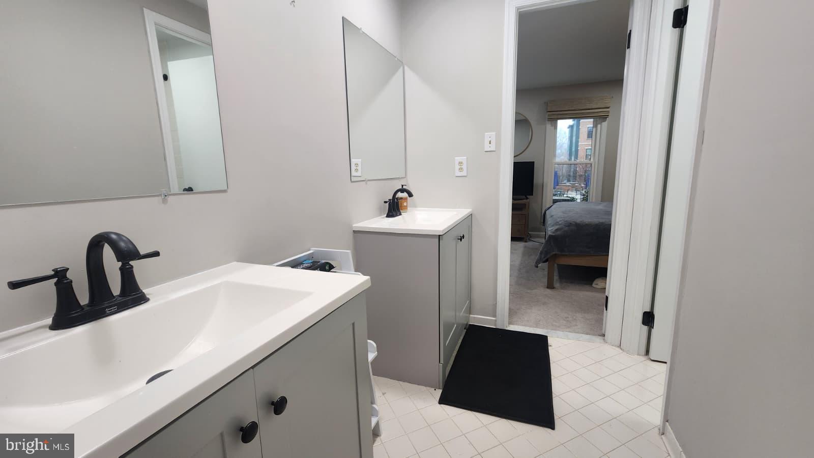 2113 N MONROE STREET N 4