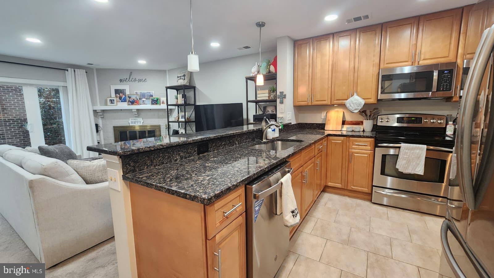 2113 N MONROE STREET N 4