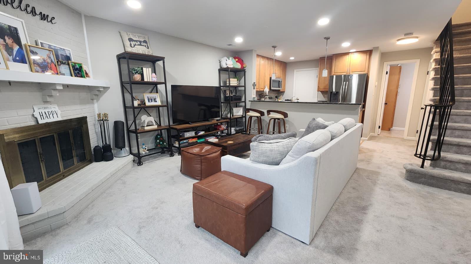 2113 N MONROE STREET N 4