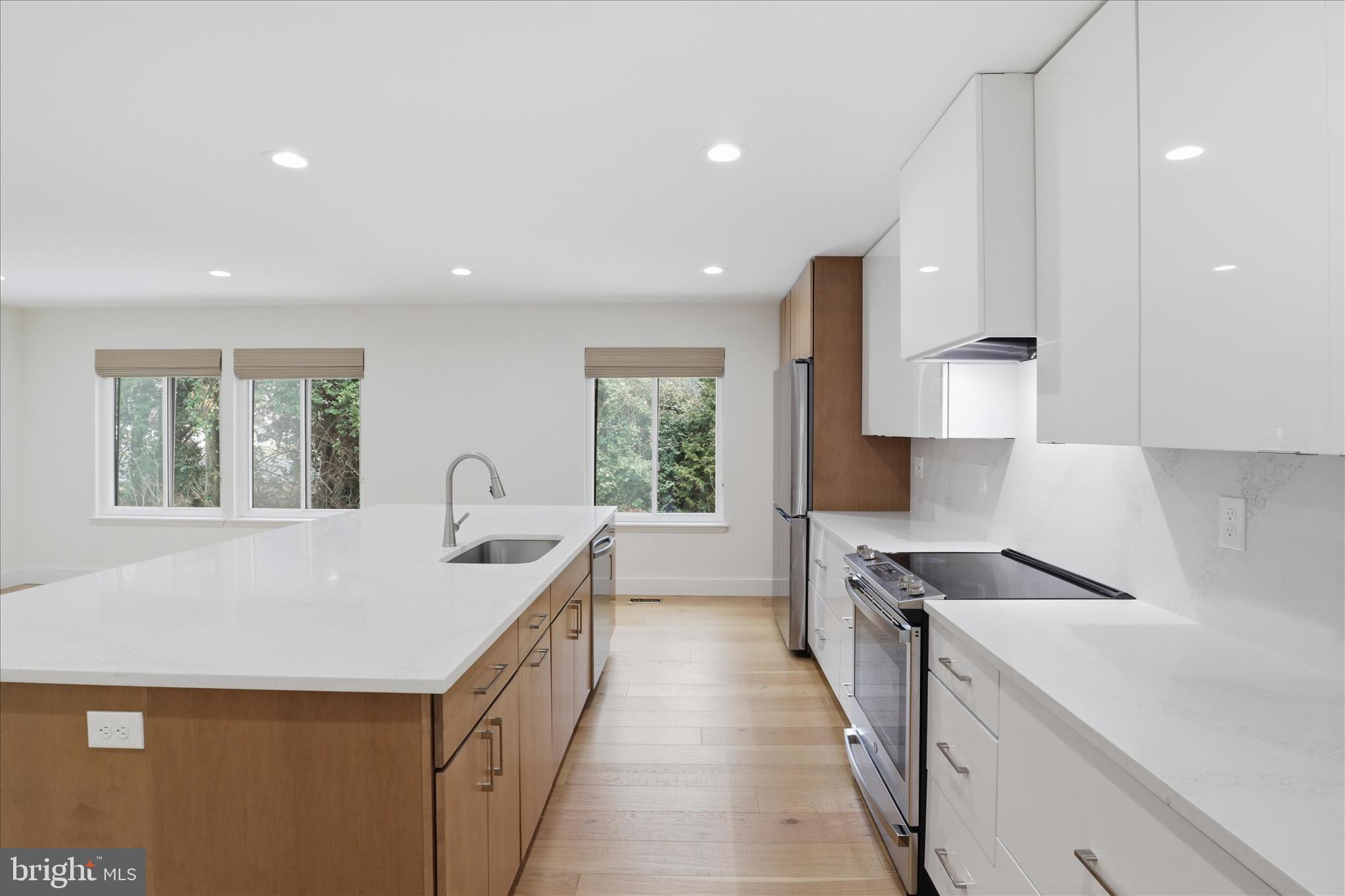 4000 N RICHMOND STREET