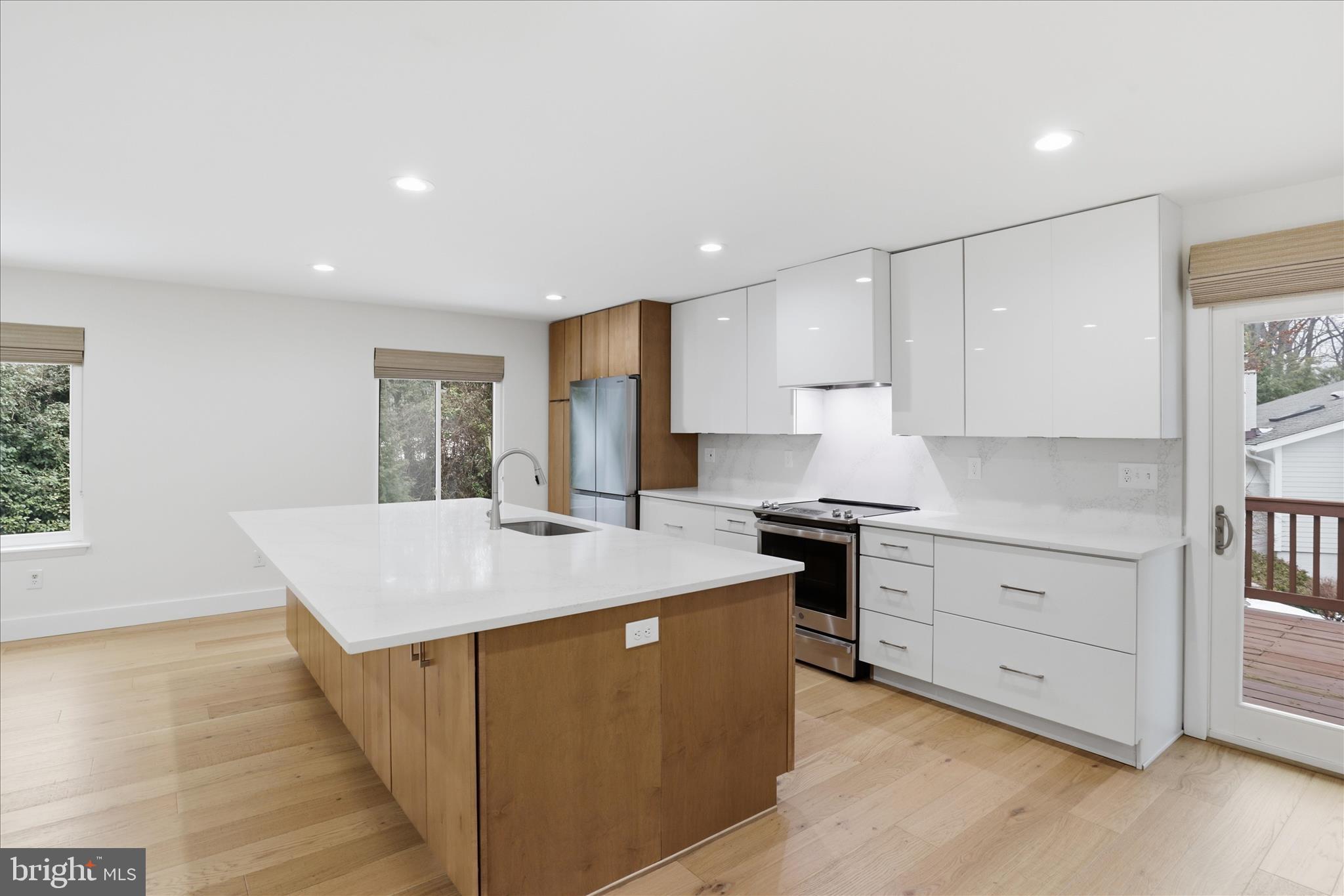 4000 N RICHMOND STREET