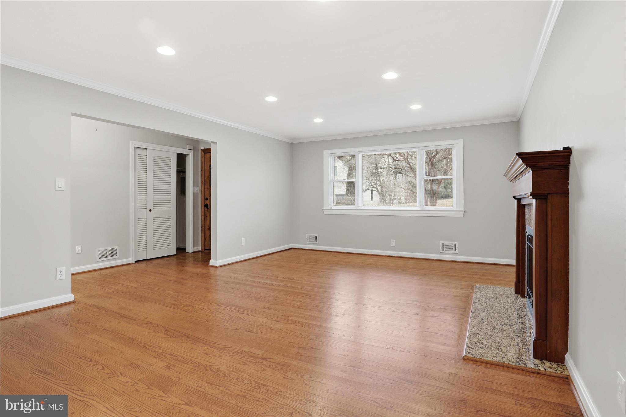 3936 N WAKEFIELD STREET